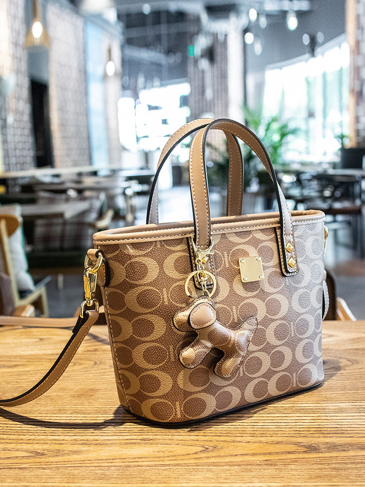 Shanghai Guest for the Withdrawal Cabinet Olai Discount Store Outlets Ottles Pets Foreign Pie single shoulder Inclined Satchel Bag Tide