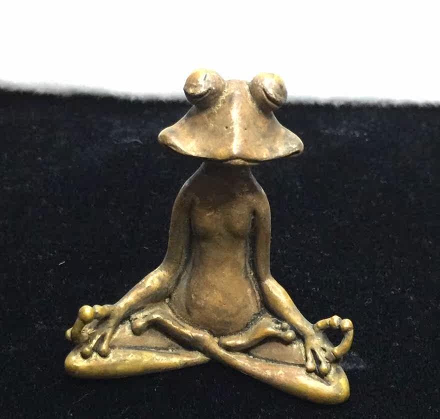 Pure brass solid retro old ornaments tea pet incense holder brass Zen frog desk small ornaments