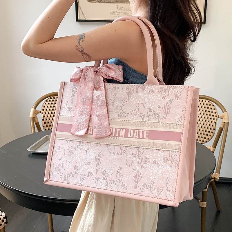 Large Capacity Bag for Women, New 2026 Fashion Shoulder Bag, Summer Trendy Internet Celebrity Hot Style Tote Bag, Commuter Handbag Large Capacity Bag for Women, New 2026 Fashion Shoulder Bag, Summer Trendy Internet Celebrity Hot Style Tote Bag, Commuter Handbag