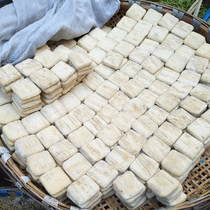 Guizhou Bijie generous specialty six Dragon stinky tofu hand torn tofu homemade fresh barbecue frying pan fried stinky tofu