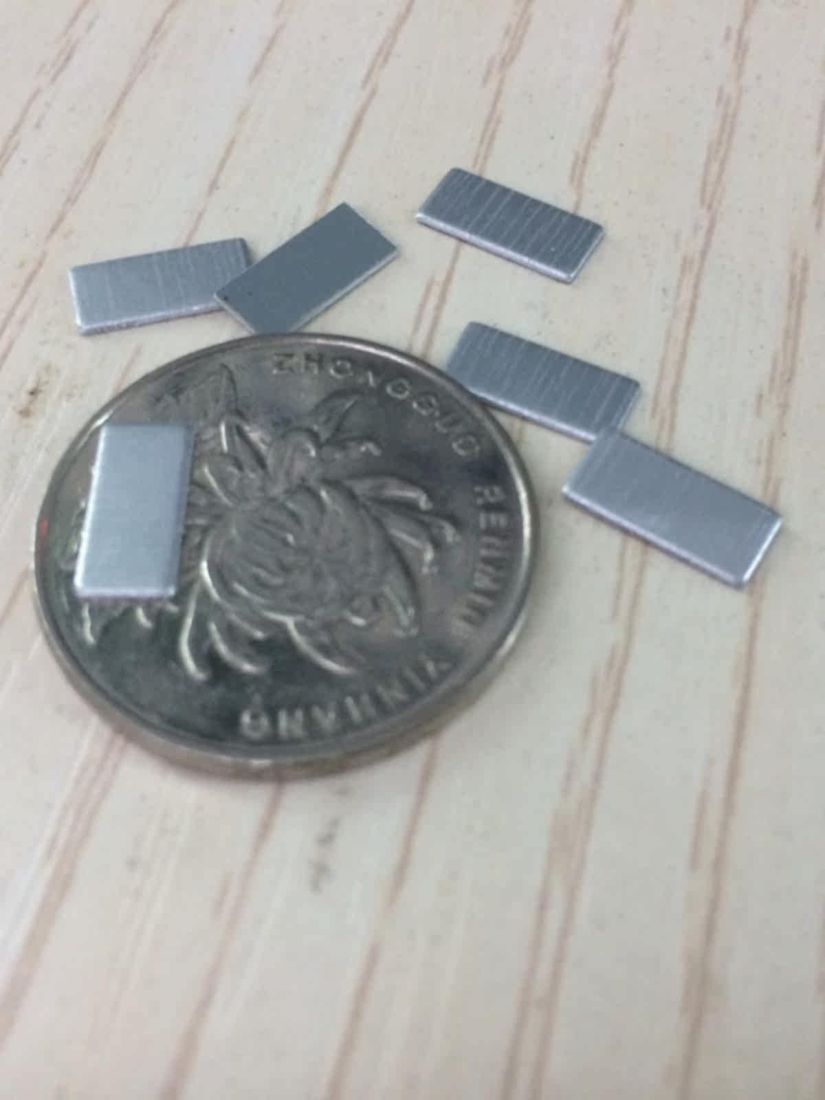 0.1元的铁片，竟让我把行李箱秒变“磁吸魔法盒”？_吸铁石_淘宝数码网