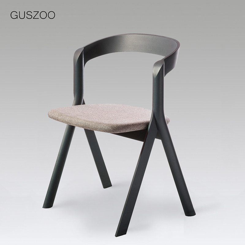 Italian diverge designer chair Nordic solid wood dining chair model room creative book chair cafe table and chair