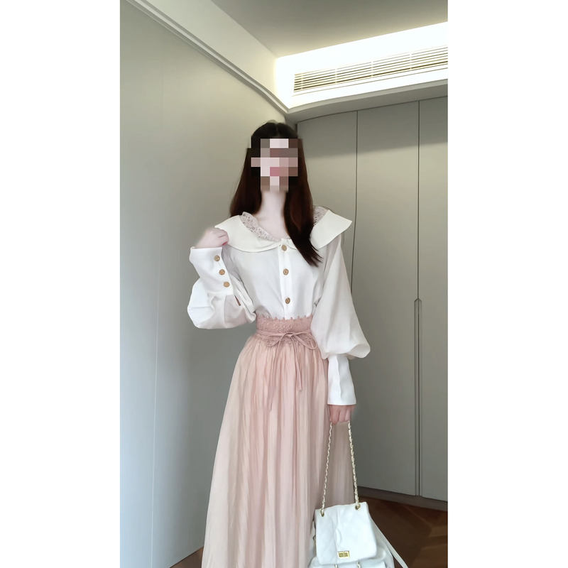 Slightly Chubby Women's French Court-Style Lantern Sleeve Lace V-Neck Shirt with Gentle Pink Skirt Set Slightly Chubby Women's French Court-Style Lantern Sleeve Lace V-Neck Shirt with Gentle Pink Skirt Set
