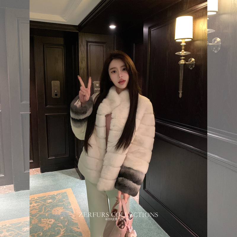 Elegant Chinchilla Baby-Style Eco-Friendly Faux Chinchilla Fur Patchwork Rex Rabbit Fur Small Stand Collar White Fur Coat for Women Elegant Chinchilla Baby-Style Eco-Friendly Faux Chinchilla Fur Patchwork Rex Rabbit Fur Small Stand Collar White Fur Coat for Women