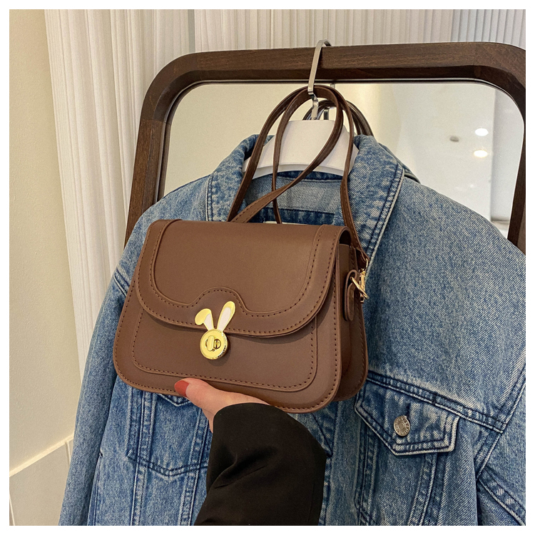 Hochwertige strukturierte kleine Tasche für Damen Sommer 2023 neue Nischen-Umhängetasche mit einer Schulter modische Damen beliebte kleine quadratische Tasche_voghion.com