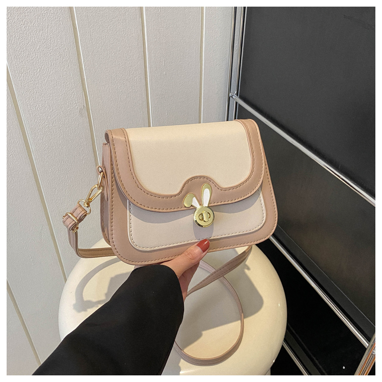 Hochwertige strukturierte kleine Tasche für Damen Sommer 2023 neue Nischen-Umhängetasche mit einer Schulter modische Damen beliebte kleine quadratische Tasche_voghion.com