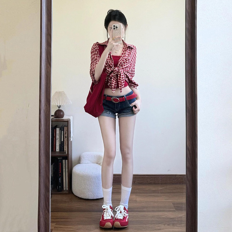 Red Plaid Shirt, Vest, and Shorts Three-Piece Set for Women, Spring and Autumn 2026, Super Popular, Age-Reducing, Petite, Very Pretty Outfit
