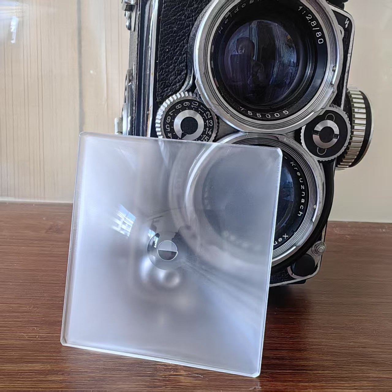 Is the split image focusing screen of the rolleiflex 2.8f and