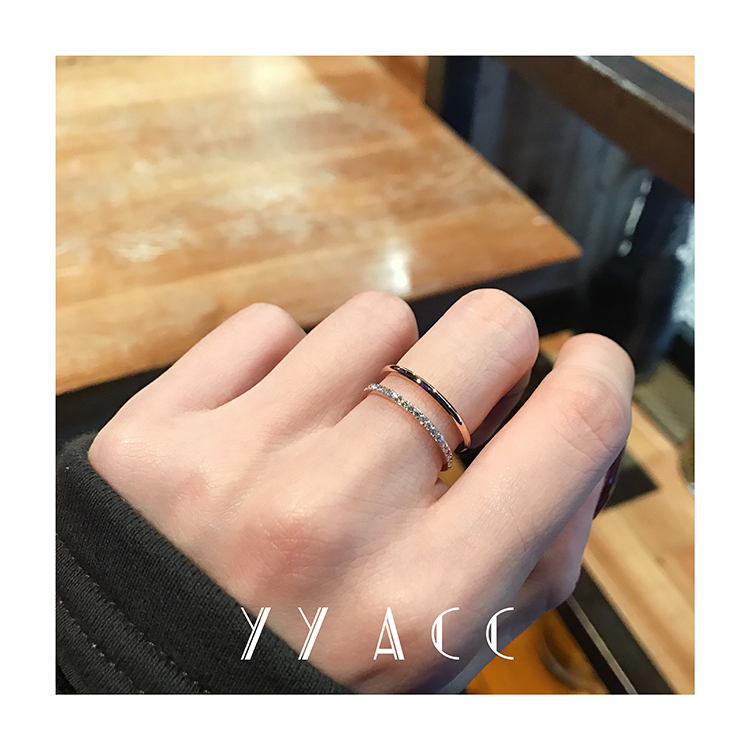 Hồng Kông gió chic đá hai lớp hai hàng khoan bằng thép titan 18K vàng hồng màu vàng không phai ngón trỏ nhẫn đỏ nữ nhẫn nhẫn cưới pnj