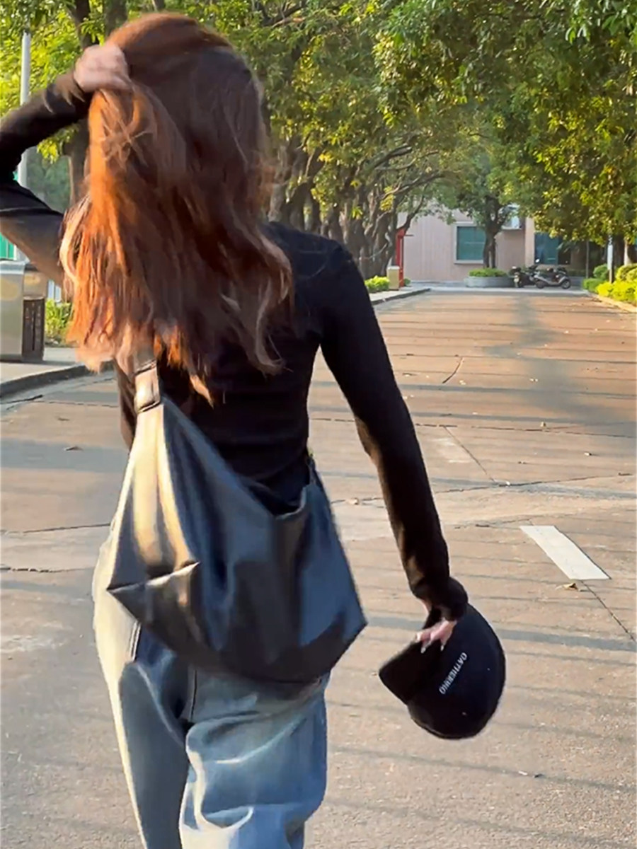 Сумка женская элитная сумка-тоут, новинка 2025 года, мягкая вместительная сумка на одно плечо для поездок на работу, нишевая сумка-мессенджер