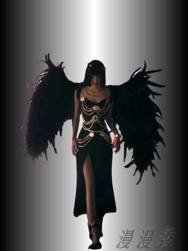 Diamond Chain Slim Slit Cleopatra Cos Anime Dark Halloween Female Singer Catwalk Big Black Wings Costume Diamond Chain Slim Slit Cleopatra Cos Anime Dark Halloween Female Singer Catwalk Big Black Wings Costume