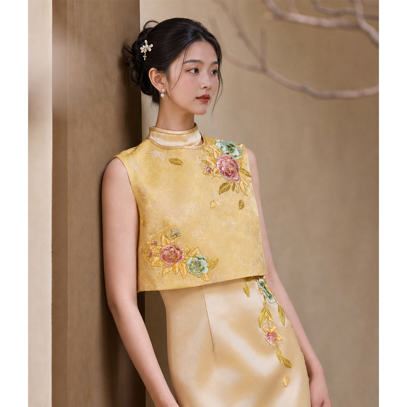 New Chinese-Style Engagement Dress, Traditional Chinese Style Stand-Up Collar, Sleeveless Embroidered Toast Dress, Bride's Gold Two-Piece Set, Suitable for Everyday Wear