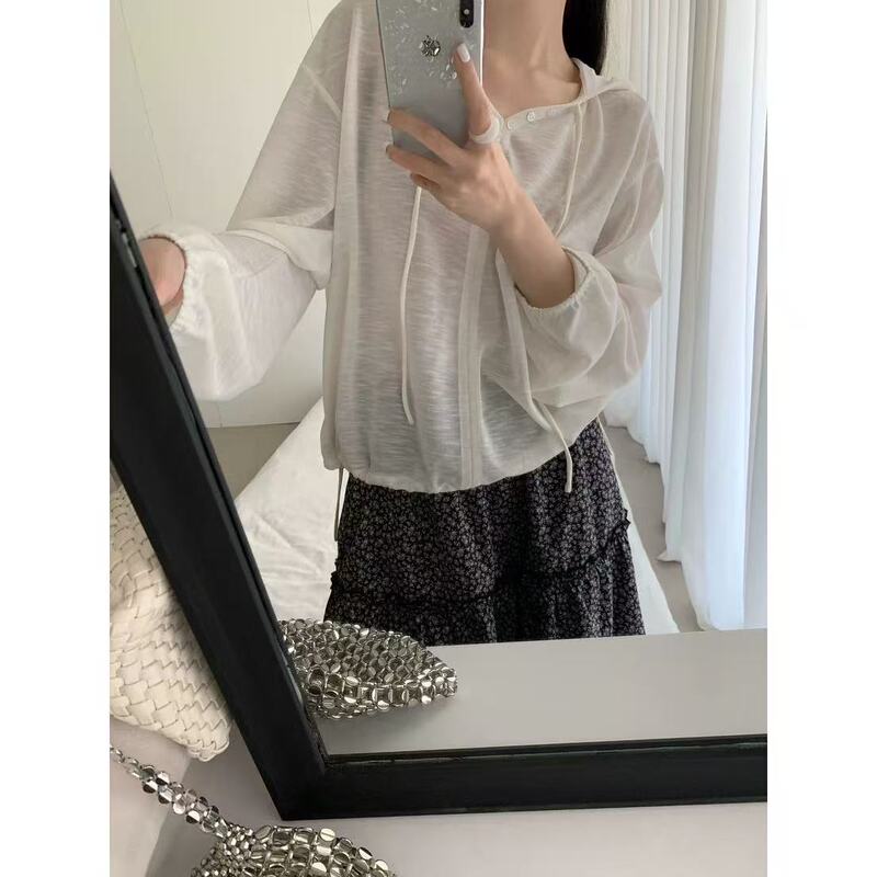 5.16 Summer New Arrivals, Perfect Texture~ Hooded Design with Cuffed Sleeves, Sun Protection Jacket. Length 59, Bust 114, Non-Returnable 5.16 Summer New Arrivals, Perfect Texture~ Hooded Design with Cuffed Sleeves, Sun Protection Jacket. Length 59, Bust 114, Non-Returnable