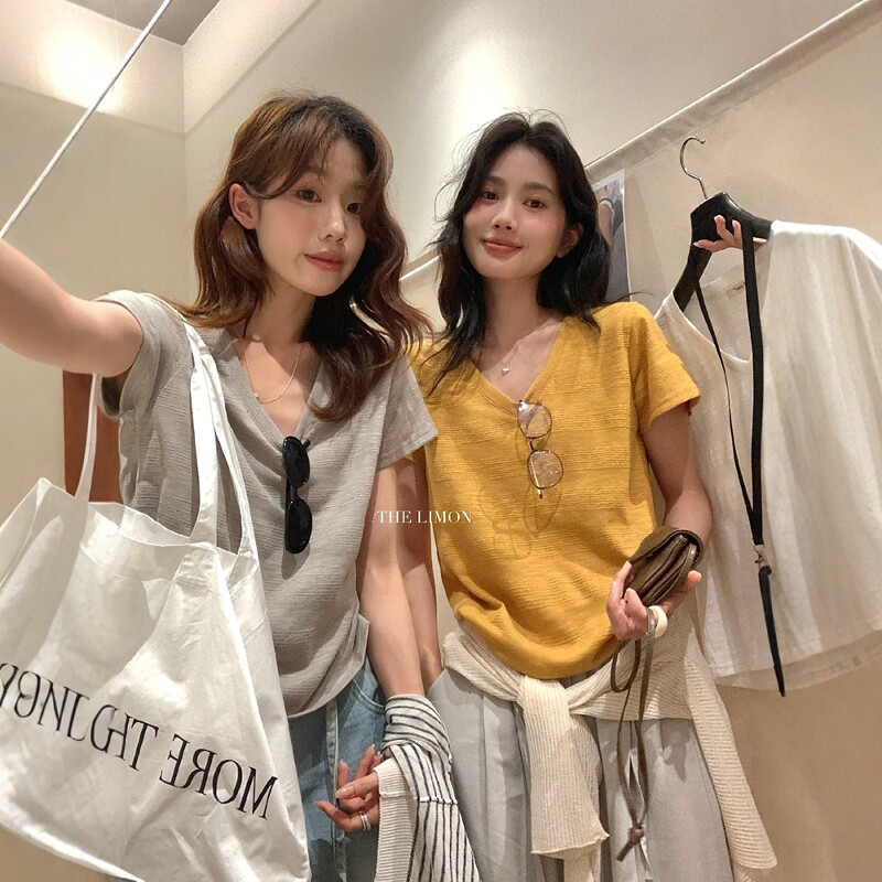 Very Nice-Looking Orange Casual V-Neck Short-Sleeved T-Shirt for Women, Summer Thin Texture, Loose and Lazy Style, Slimming, Regular Shoulder Top