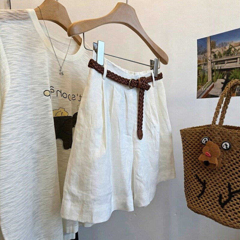 Stunning White Cotton-Linen Casual Shorts for Women, Summer Old Money Style, High-Waisted, Slimming A-Line Wide-Leg Suit Shorts