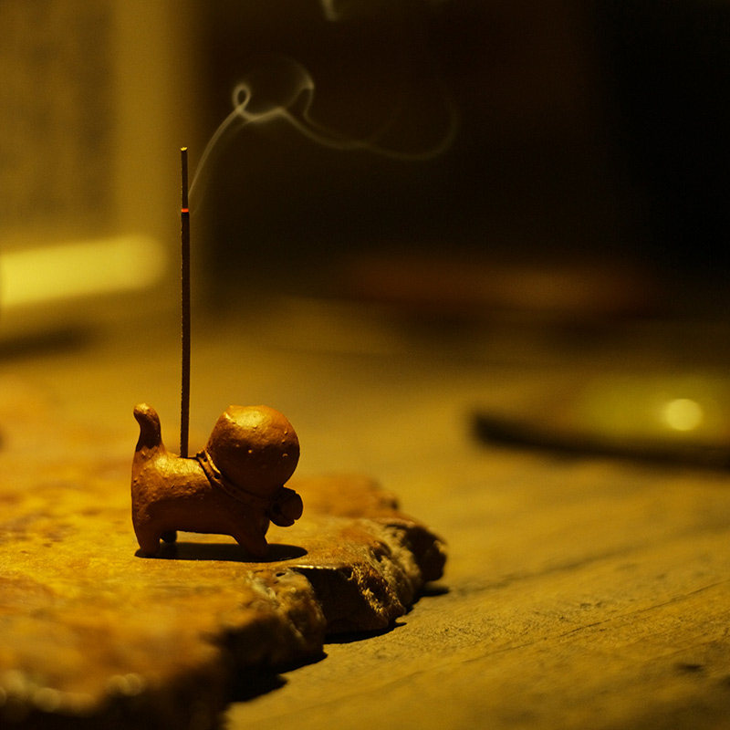 Hand-kneaded cute cat can be used as incense stick, shelving, decoration