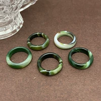 Светло -зеленая фантастическая трава зеленая труба