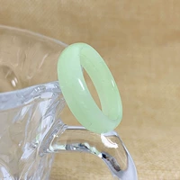 Светло -зеленый фрукт