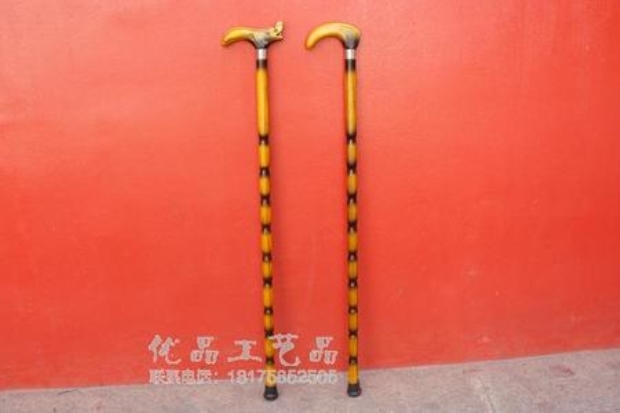Khắc gỗ mía rắn Ông già cung cấp vòi nạng cũ mía mía còng tay trekking cực - Gậy / gậy gậy xếp gọn