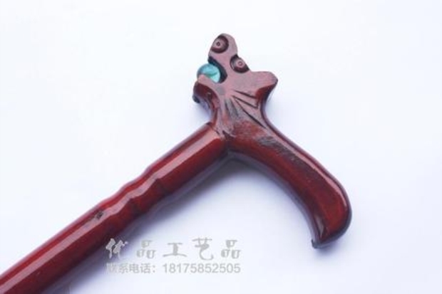 Khắc gỗ mía rắn Ông già cung cấp vòi nạng cũ mía mía còng tay trekking cực - Gậy / gậy gậy xếp gọn