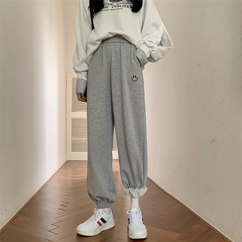 Gray Sweatpants for Women, Spring and Autumn, Plus Size, Loose Fit, Jogger Style, for Plus-Size Students, Fleece-Lined, Thickened, Smiley Face Design, Casual Sweatpants, Trendy Gray Sweatpants for Women, Spring and Autumn, Plus Size, Loose Fit, Jogger Style, for Plus-Size Students, Fleece-Lined, Thickened, Smiley Face Design, Casual Sweatpants, Trendy