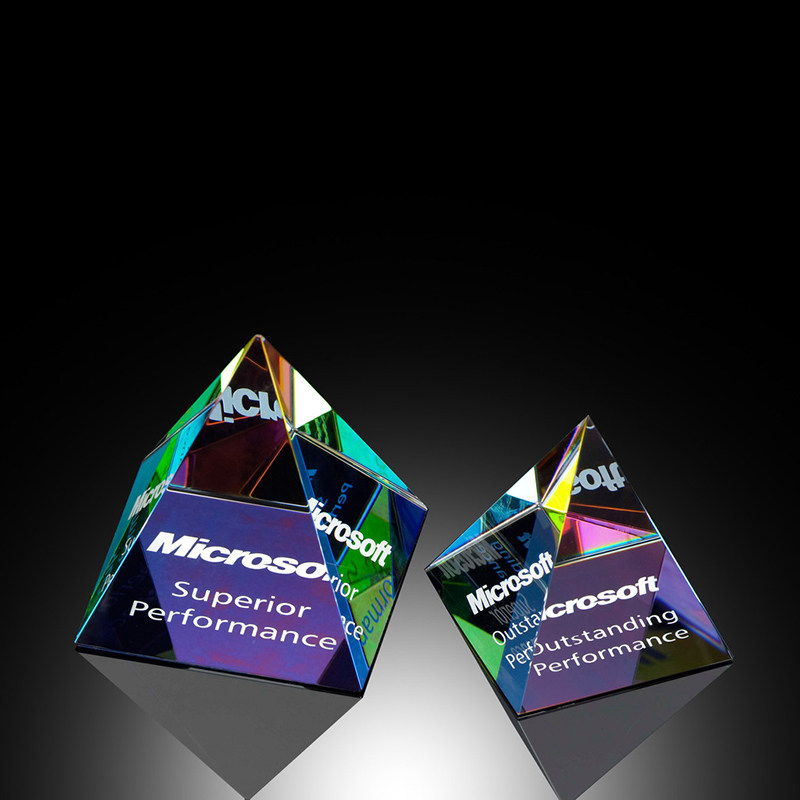New Crystal Small Award Seats Lettering Pyramid Styling Crystal Trophy Town Paper Enterprise Annual Conference Awards Recognition