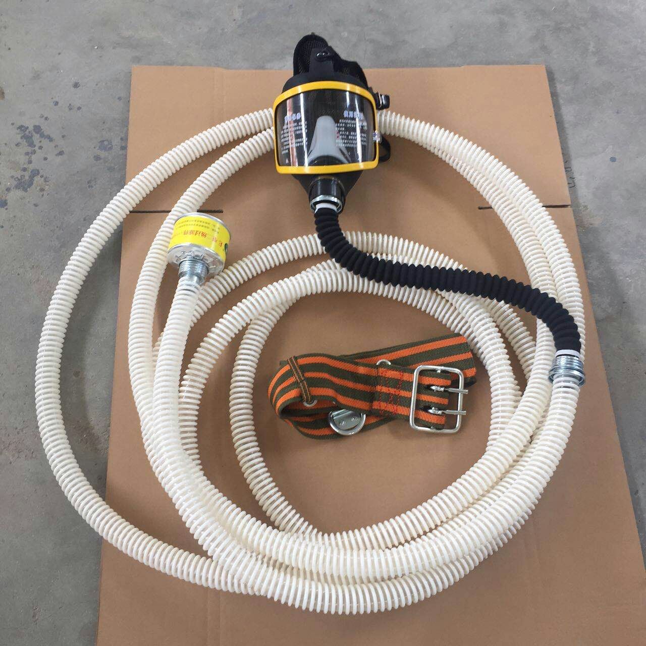 Self - suction long tube air absorber filter anti - gas mask electric air - transmission positive pressure absorber