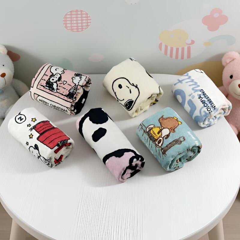 Snoopy Officially Licensed Towel for Home Use, Absorbent, for Children, Face Washing, Student Dormitory, Quick-Drying, Merchandise, Anime Style