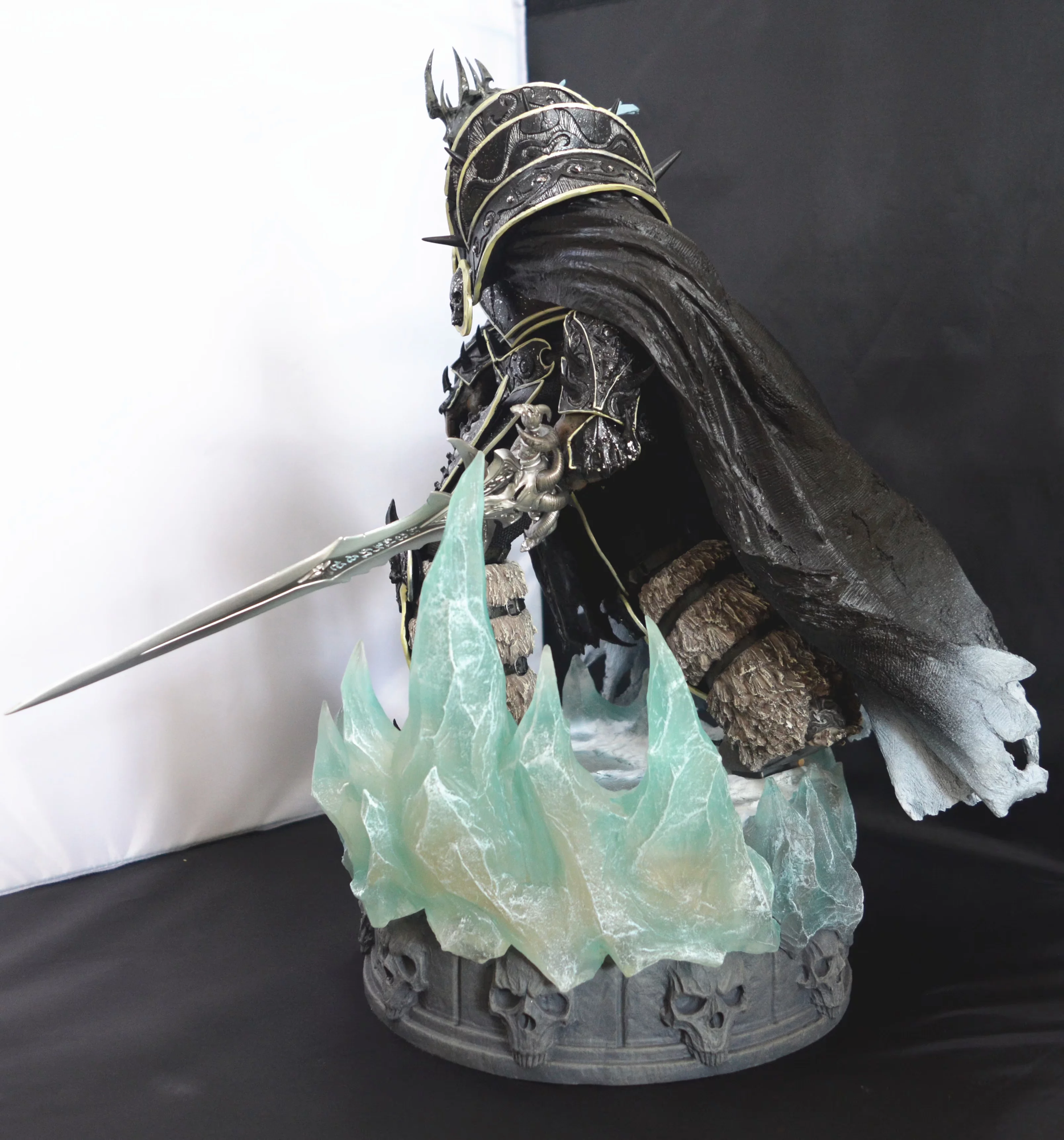 Супермен не полетит в World of Warcraft Alsas Lich King Storm Герой статуя ручная модель