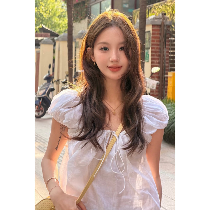 Weiguang Ellb Ramie French Square-Neck Puff Sleeve Top for Women, Summer White Short Blouse with Exposed Collarbone and Tie-Up Design Weiguang Ellb Ramie French Square-Neck Puff Sleeve Top for Women, Summer White Short Blouse with Exposed Collarbone and Tie-Up Design