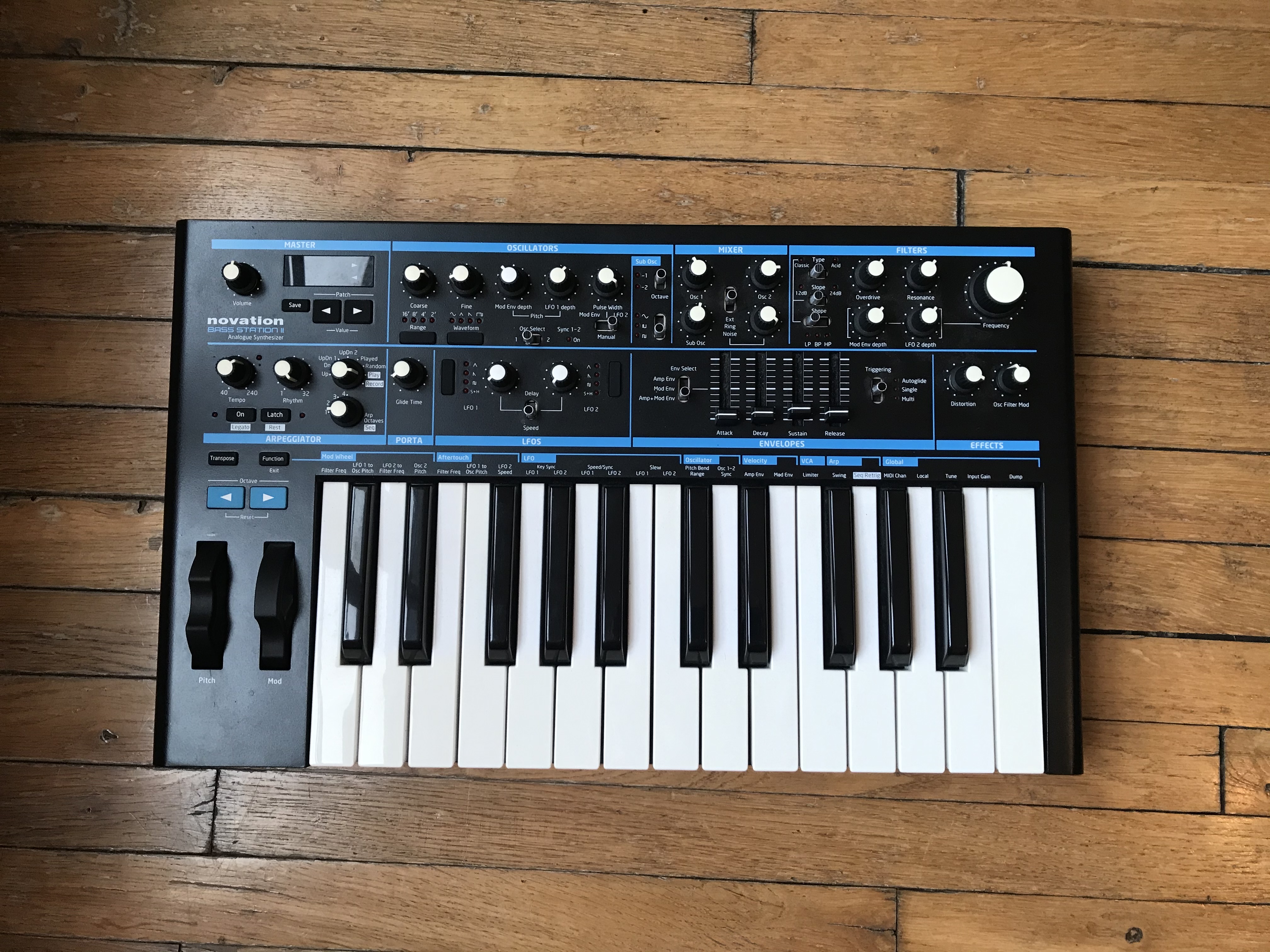 NOVATION Bass Station II Analog Bass Synthesizer MIDI Keyboard 2