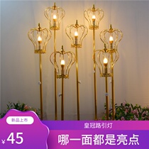 Wedding Props Crown Diamonds Golden Road Leading Light Iron Art Geometric Pendulum Wedding Hall Ttai Decoration Scene Arrangement
