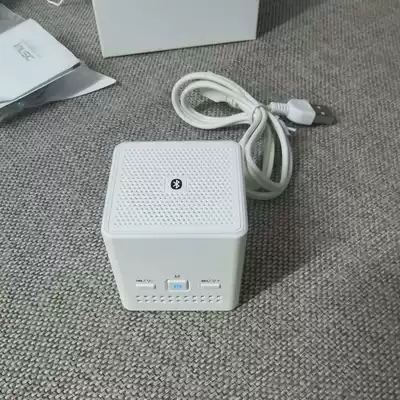 Portable Bluetooth small speaker outdoor audio small square mini Bluetooth speaker portable subwoofer small