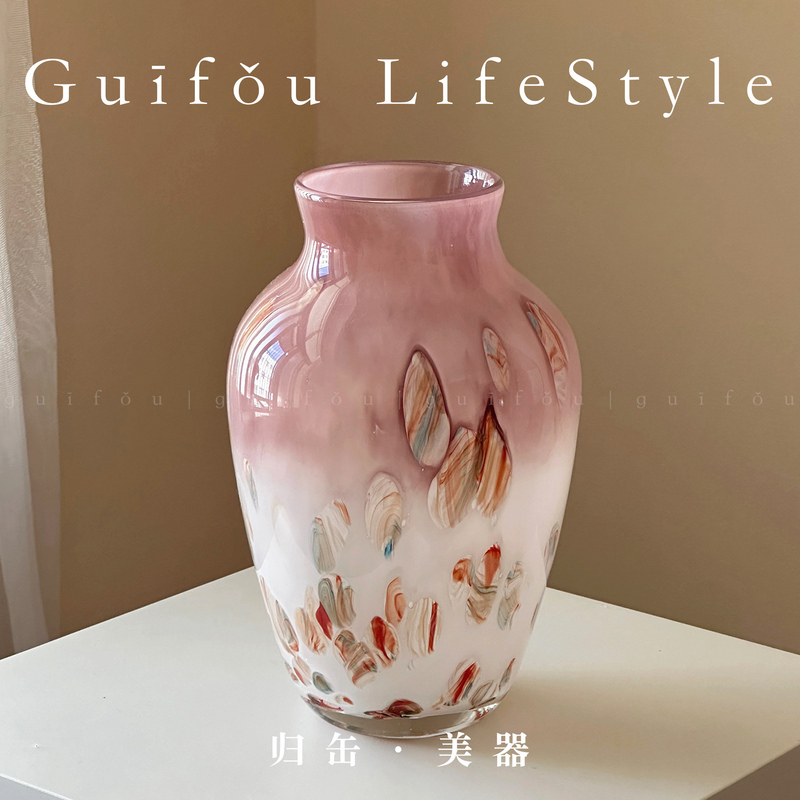 Gui Kang's Particularly Beautiful Vase Is a Light Luxury, High-End Design, Niche, Mid-Century Style Glass and Glazed Living Room Ornament Gui Kang's Particularly Beautiful Vase Is a Light Luxury, High-End Design, Niche, Mid-Century Style Glass and Glazed Living Room Ornament