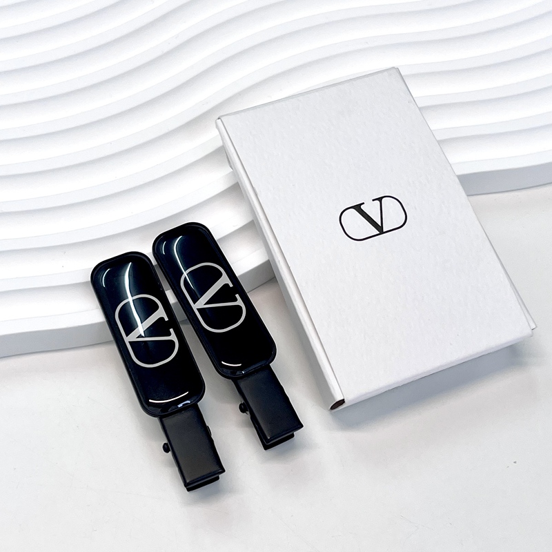 Domestic Store Exclusive Gift~ Valentino Black Hair Clips, 2-Pack, V Logo Bobby Pins, Simple Duckbill Clips