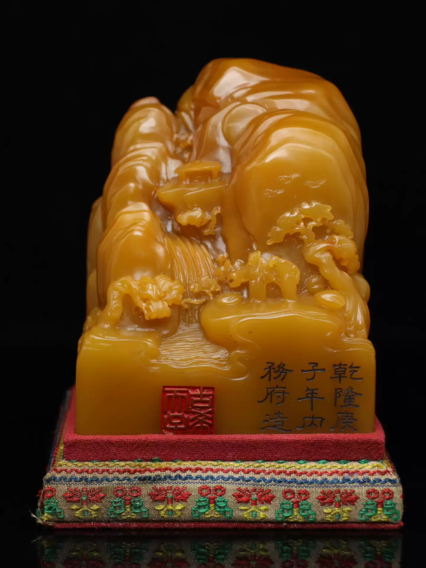 寿山石田黄石摆件原石原色雕刻血丝纹萝卜丝纹篆刻家【石卿】作