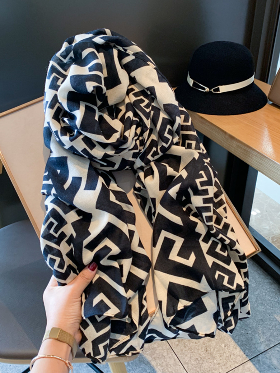 Japan Cosp Kosp new listing ~ all-match black and white symbol temperament scarf women's gauze shawl dual-use women