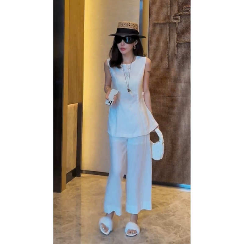 Tencel Linen Slim-Fit White Sleeveless Top and Wide-Leg Pants Set for Women, Summer Outfit with a High-End Casual Fashion Two-Piece Set Tencel Linen Slim-Fit White Sleeveless Top and Wide-Leg Pants Set for Women, Summer Outfit with a High-End Casual Fashion Two-Piece Set