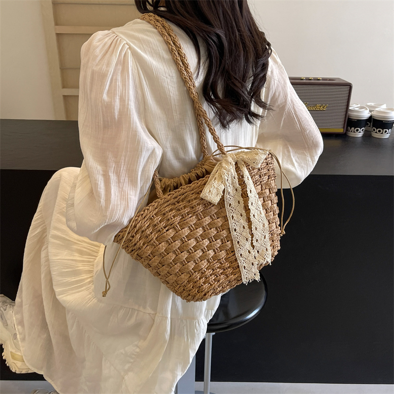 Bohemian French Retro Woven Bag for Women 2025 New Summer Vacation Straw Beach Bag Bucket Bag