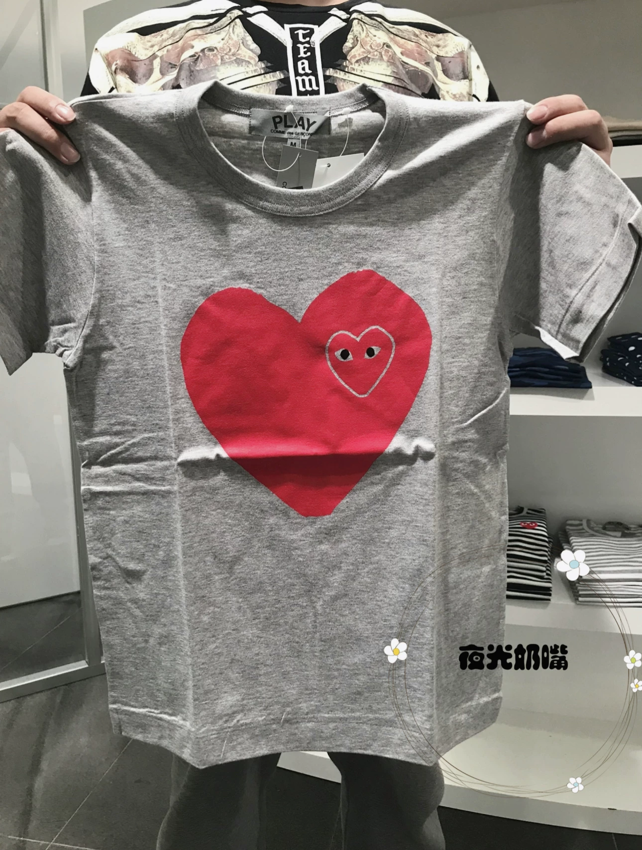 [Свет в темноте соска] подлинная японская CDG Rei Kawakubo PLAY магазин ограниченная серая футболка с коротким рукавом