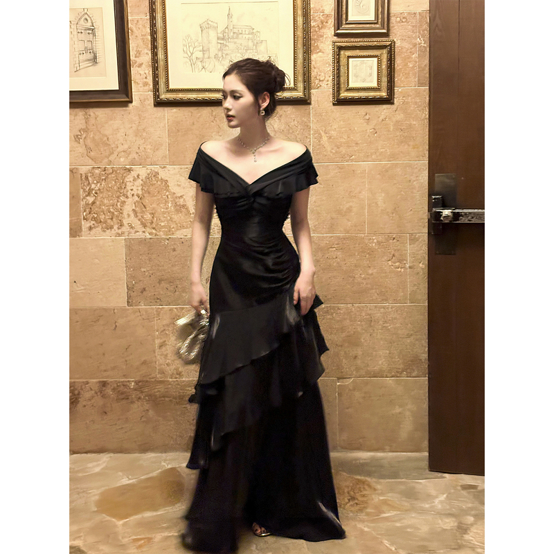 One-Shoulder Black Evening Gown for Graduation, High-End and Stunning, Suitable for Student Celebrations, Coming-Of-Age Ceremony, Waist-Cinching, Slimming Effect, Annual Meeting Host