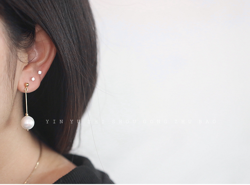 Temperament Korean gray pearl earrings sterling silver plated 14k gold simple Austrian Shijia big pearl short earrings