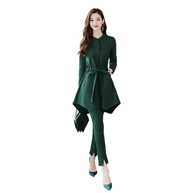 Early spring Yujie light familiar wind suit female 2023 new casual fashion temperament foreign style age-reducing pants two-piece trendy