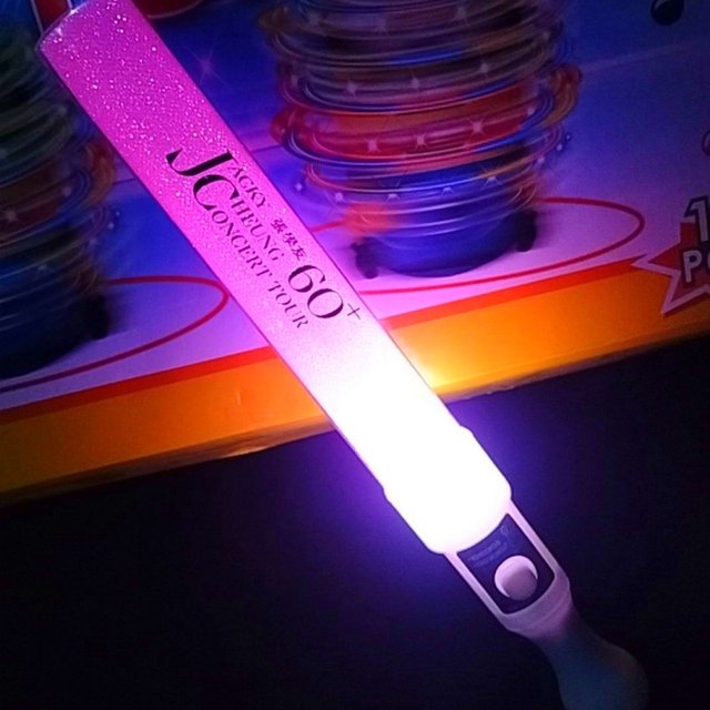 Jacky Cheung ສະຫນັບສະຫນູນ stick light-up bracelet ບັນຍາກາດຄອນເສີດ props fans ໂທຫາ flash stick custom logo