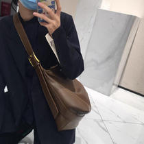 Large-capacity bag women 2021 new soft leather simple one-shoulder cross-body bag Korean version of the fashion versatile casual tote bag