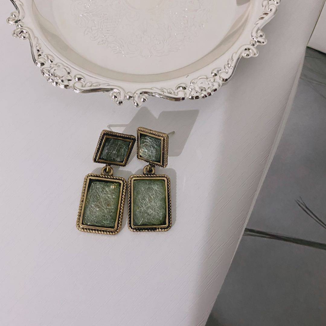 Retro Port Wind S925 Silver Pin Brief Square Temperament Earrings Silk Ancestral Mother Green Earrings Without Earhole Screw Ear Clip