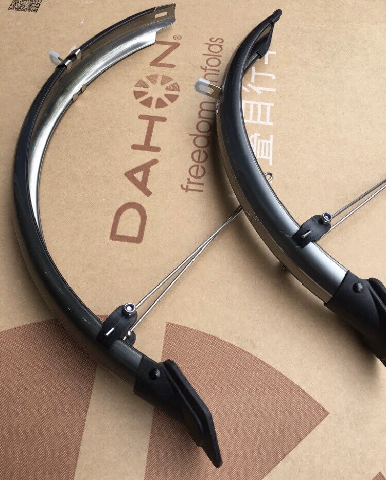 Dahon Grand row folding cart 20-inch full-pack fender kbc083 stop mud tile mud apart from S18 folding cart P8 mud apart