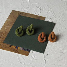 丝绒秋冬两色纯银螺旋圆圈毛绒耳钉