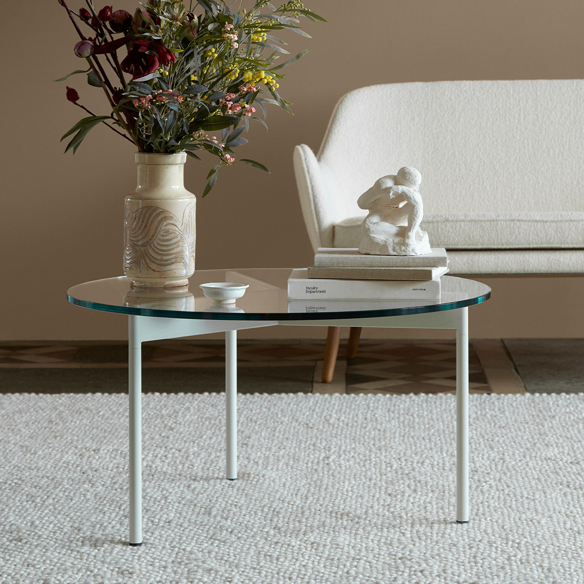 Valley and Nordic minimalist sofa edge a few living room furniture small tea table light lavish glass metal tea table Guiffee chairs a few