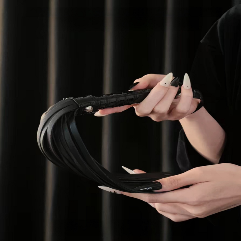 【Snn Commune】Couple's Romantic Date Shiny Patent Leather Tassel Whip Women's m Training Whip